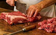 Cortando Carne - Carne Bravora